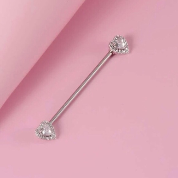 1 Piece Cubic Zirconia Hearts Industrial Piercing 14g NWT - Picture 2 of 5